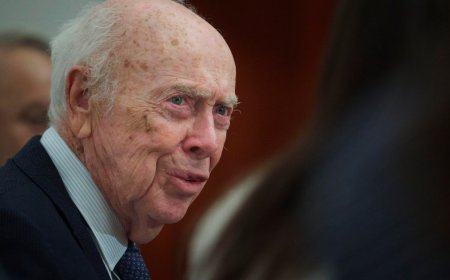 James Watson, co-discoverer of the shape of DNA, dies at 97
